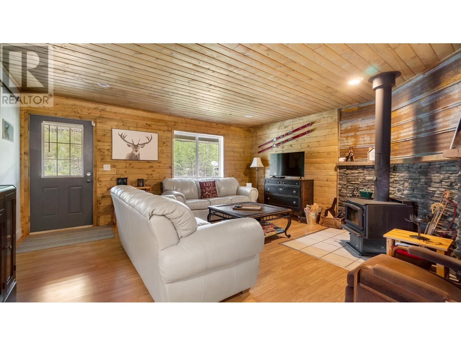 167 Airstrip Road, Manning Park, British Columbia  V0X 1R0 - Photo 12 - 10348237