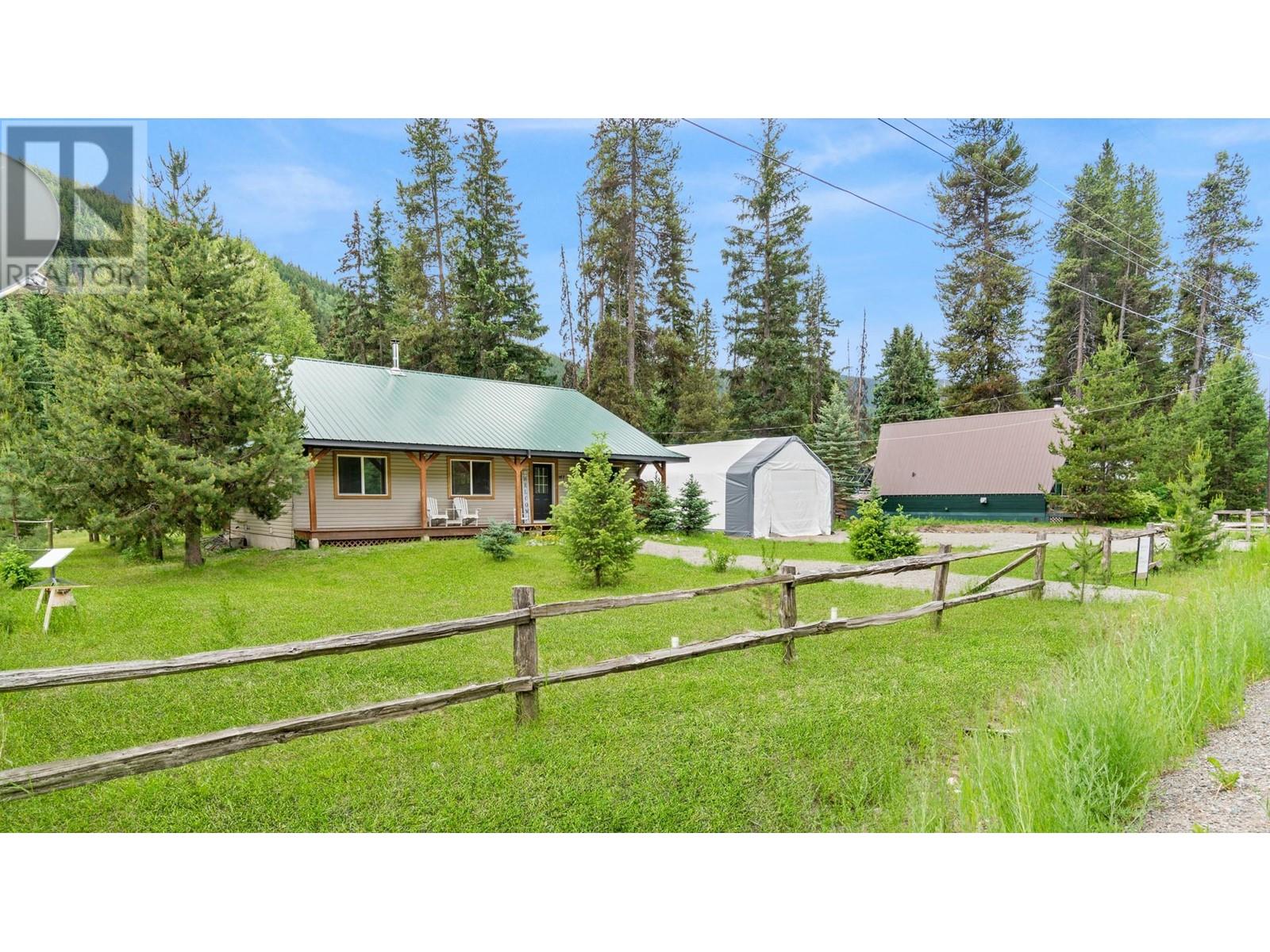 167 Airstrip Road, Manning Park, British Columbia  V0X 1R0 - Photo 2 - 10348237