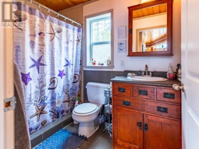 10052 Malaspina Rd, Powell River, British Columbia V8A 0G3 - Photo 19 - 18960