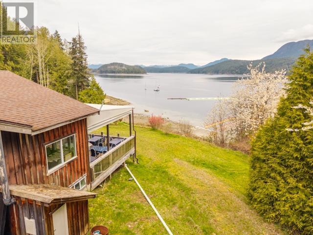 10052 Malaspina Rd, Powell River, British Columbia V8A 0G3 - Photo 2 - 18960