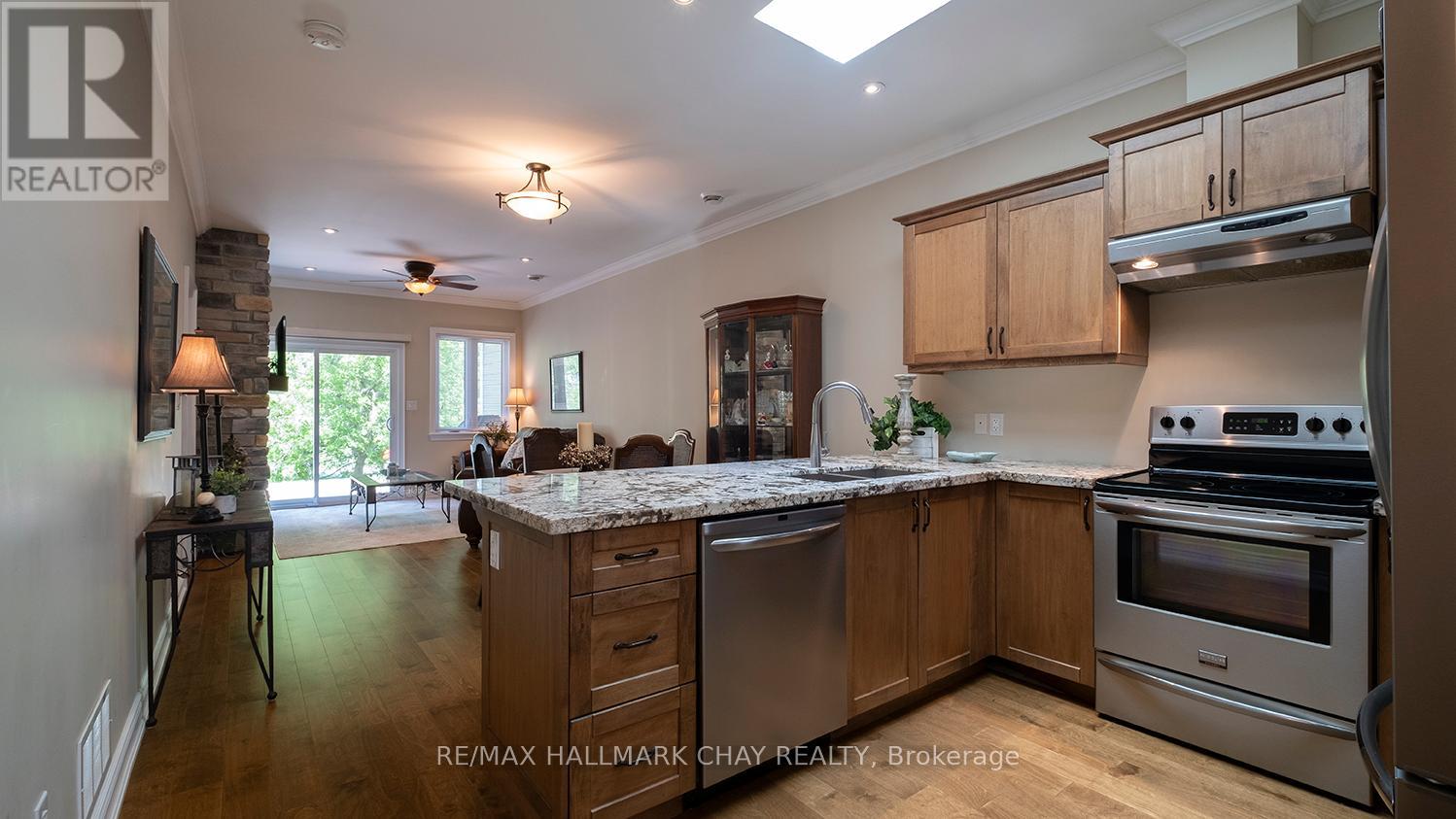 18 Maple Court, Severn (Coldwater), Ontario  L0K 1E0 - Photo 6 - S12152235