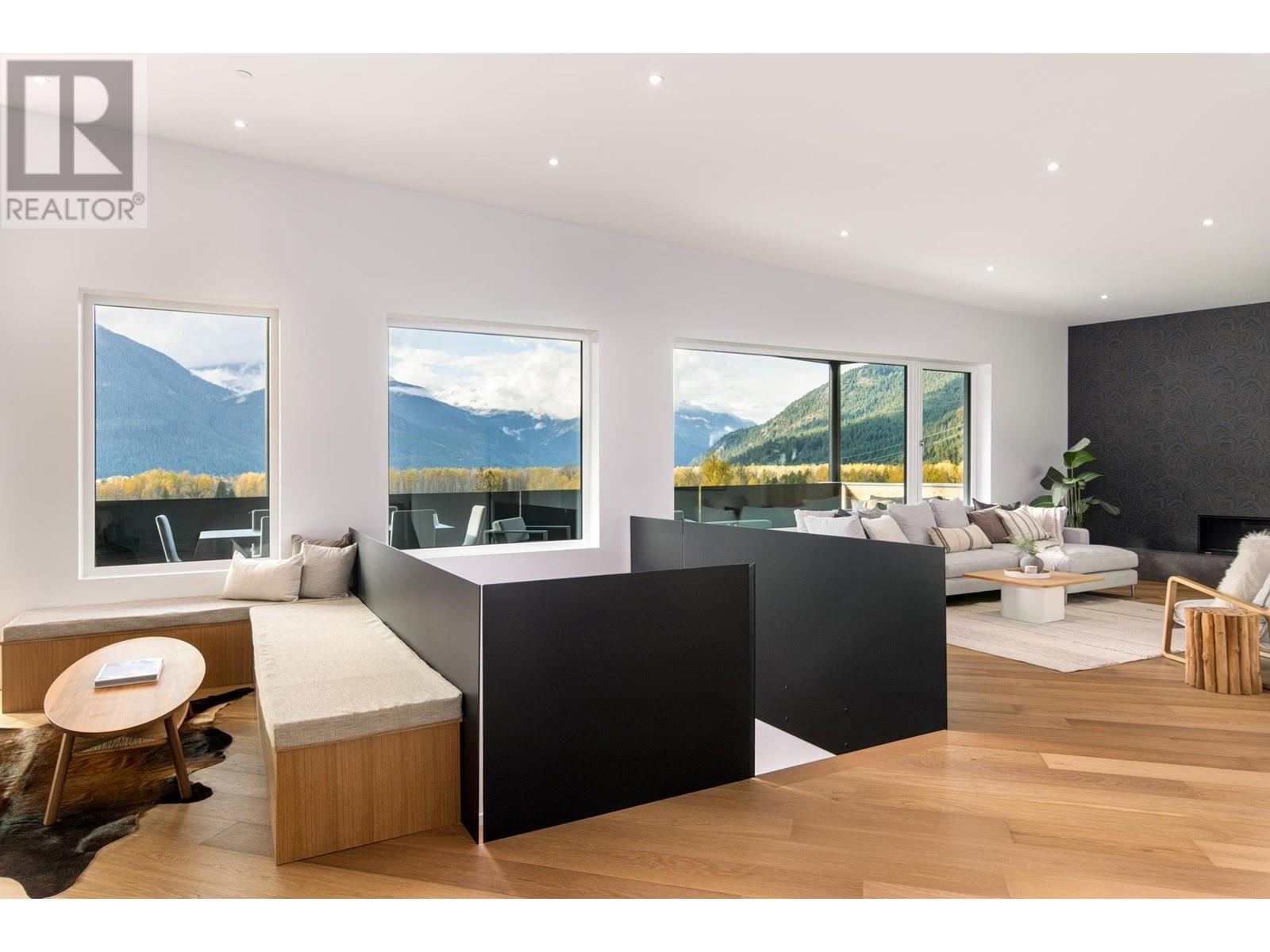 1780 Pinewood Drive, Pemberton, British Columbia  V0N 2L3 - Photo 9 - R3003513