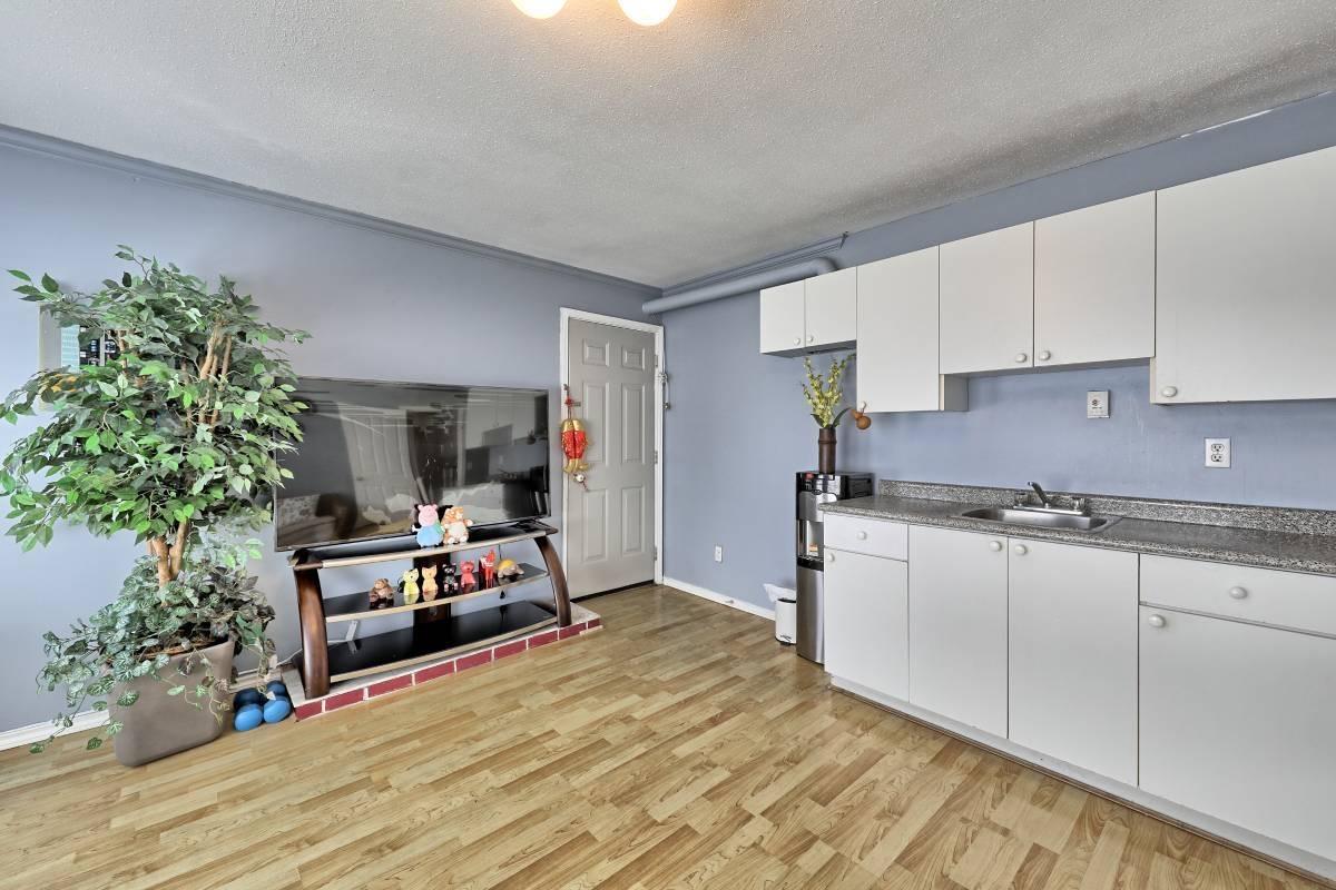 1bed 15565 95a Avenue, Surrey, British Columbia  V3R 0M4 - Photo 2 - R3003526