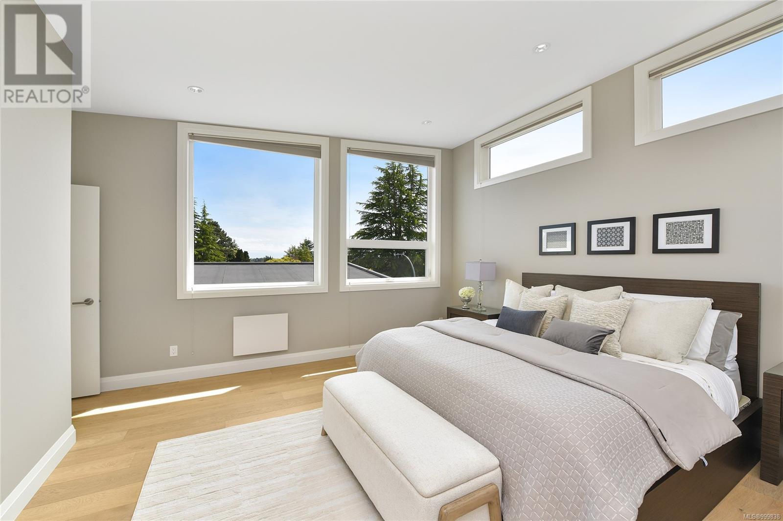 Property at 2324 Middowne Rd image 3