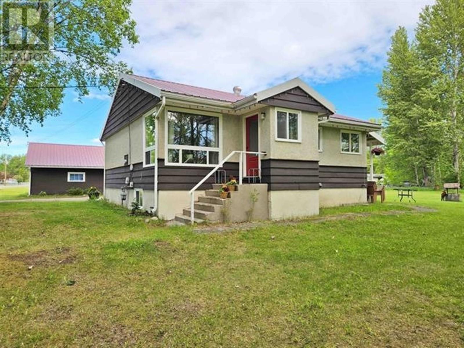 2290 Ash Avenue, Quesnel, British Columbia  V2J 3X7 - Photo 1 - R3003436