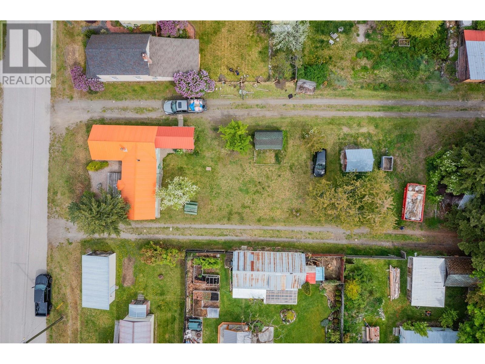 912 KILDARE Street, New Denver, BC V0G1S0