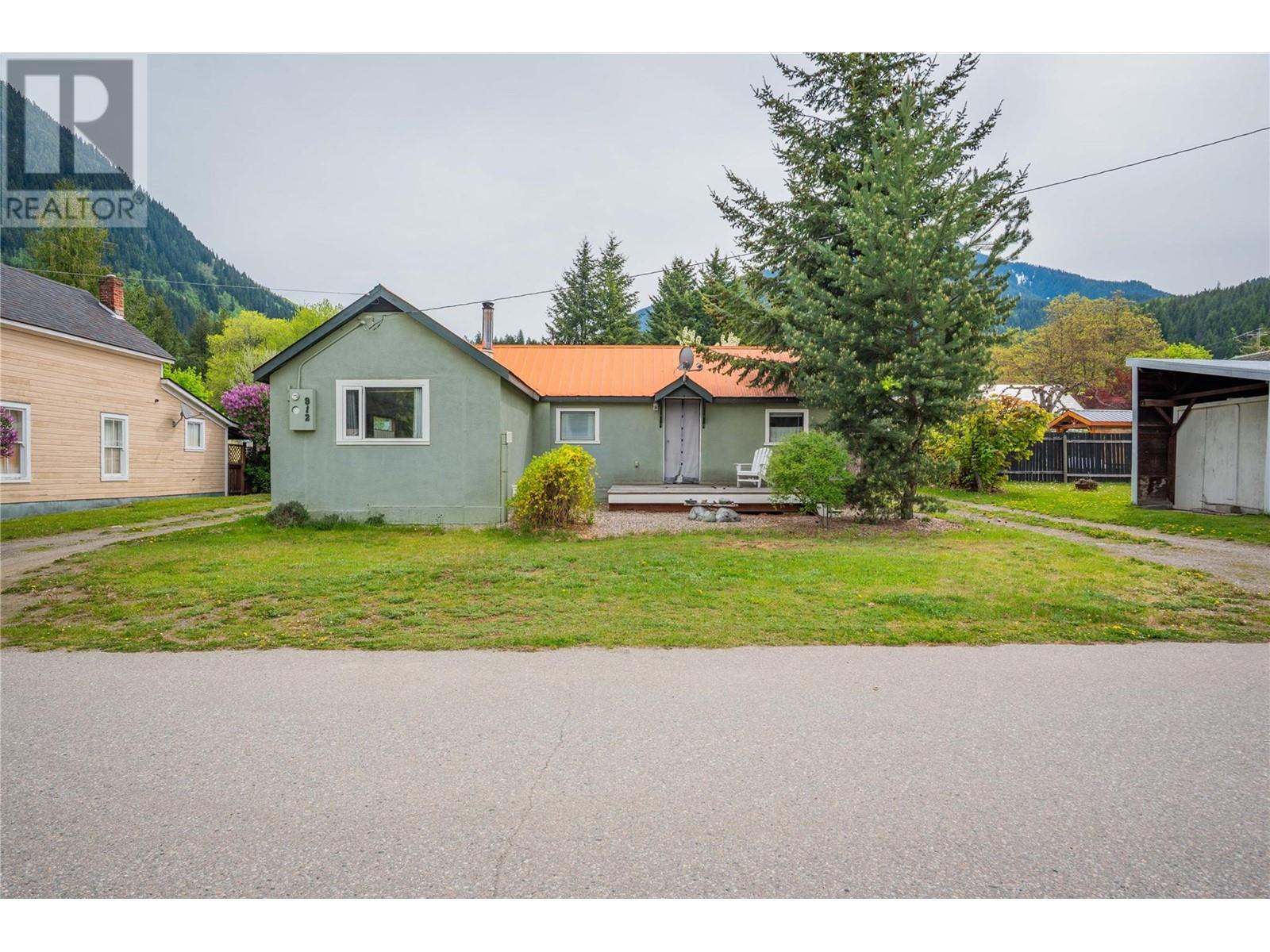 912 KILDARE Street, new denver, British Columbia V0G1S0