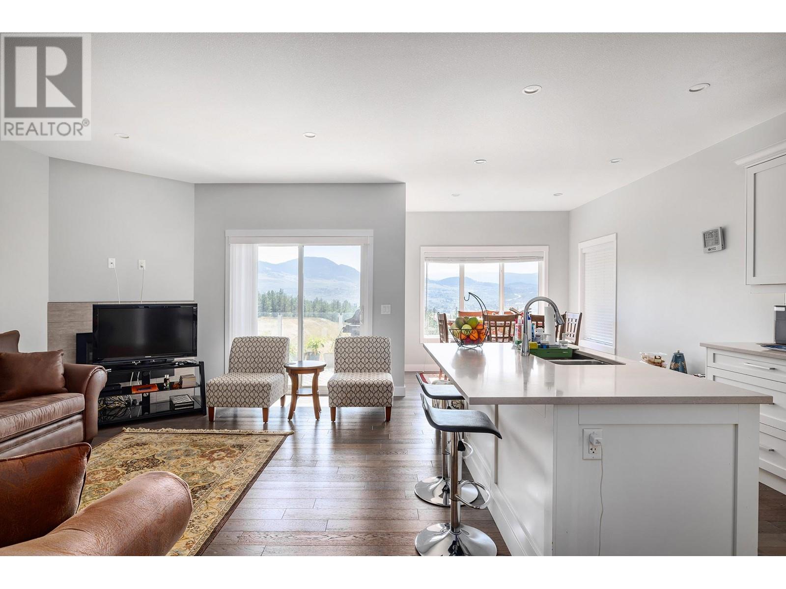 Property at 3075 Vint Road Unit# 109 image 5