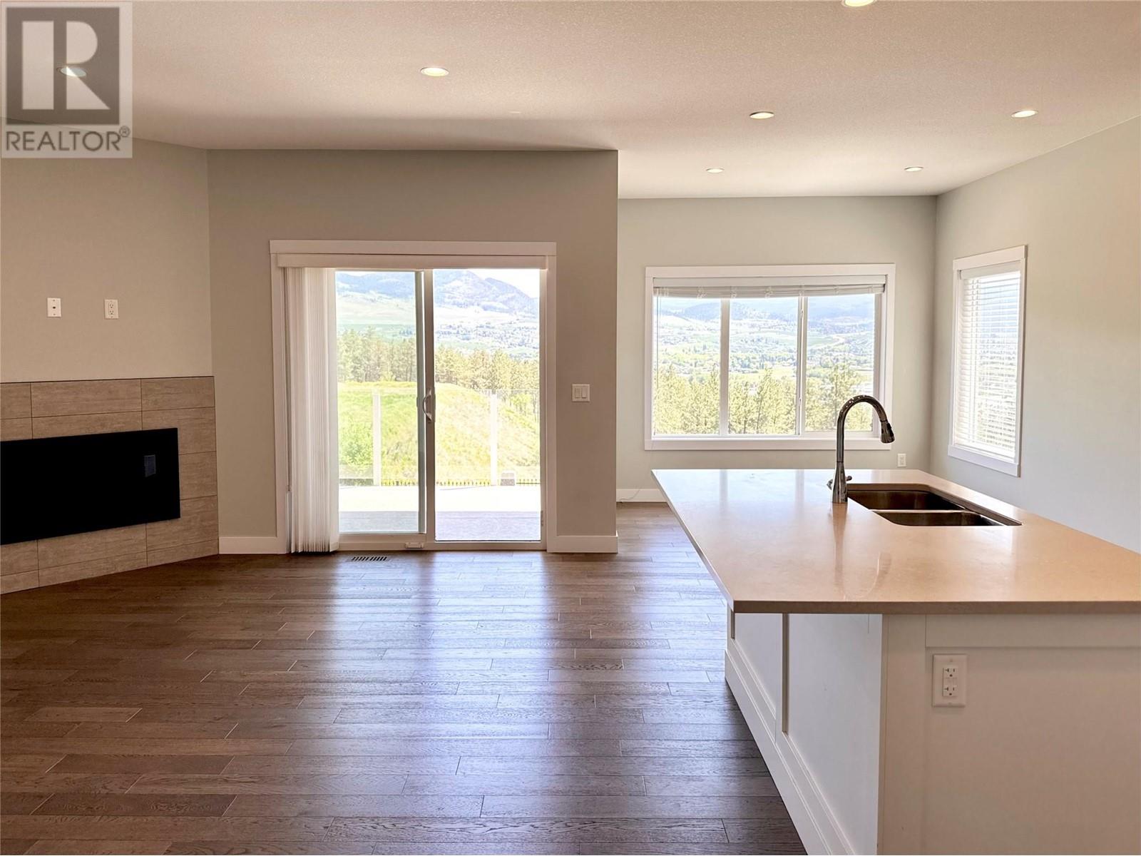 Property at 3075 Vint Road Unit# 109 image 2