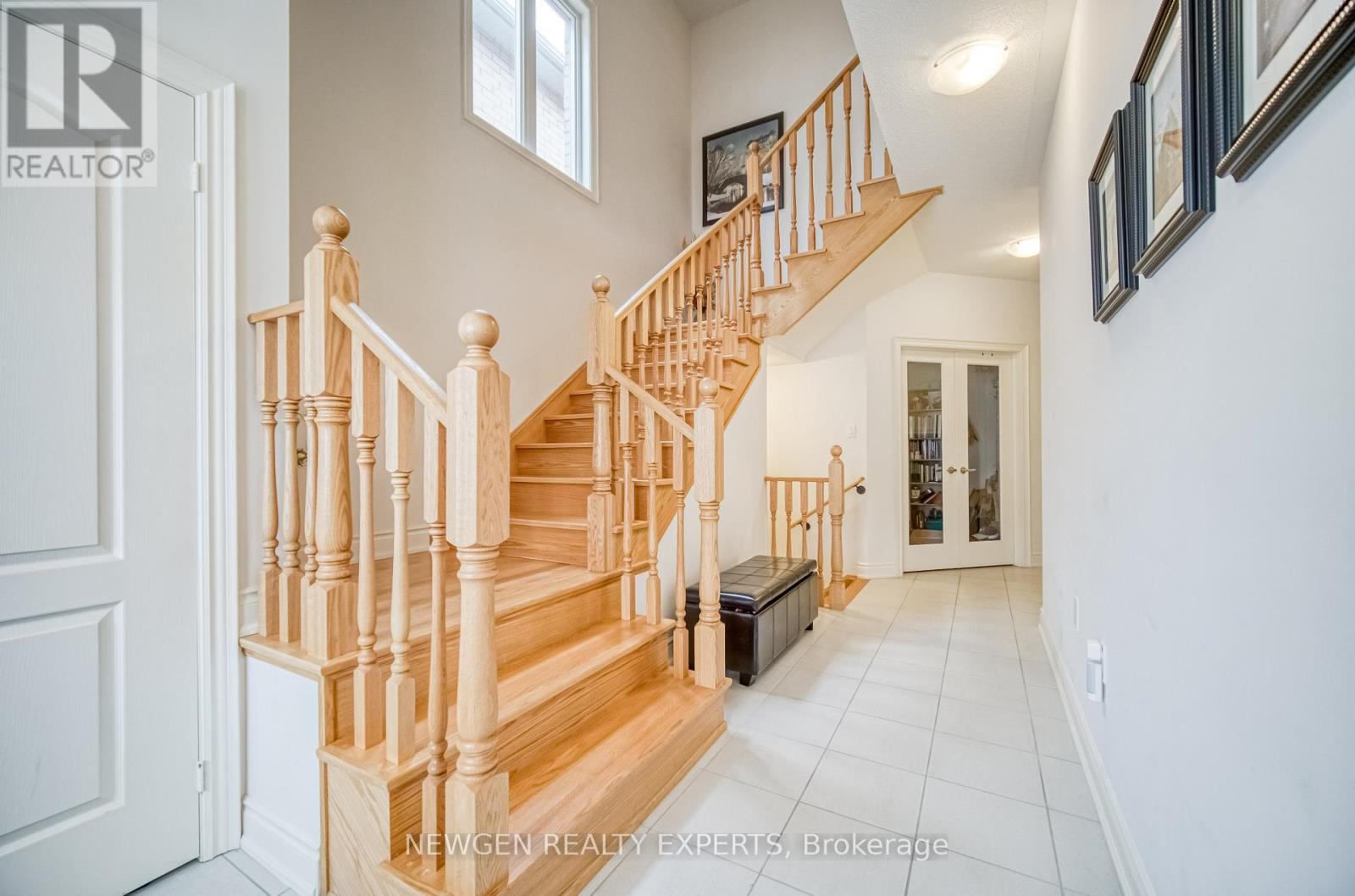 Property at 194 FALLHARVEST WAY image 2