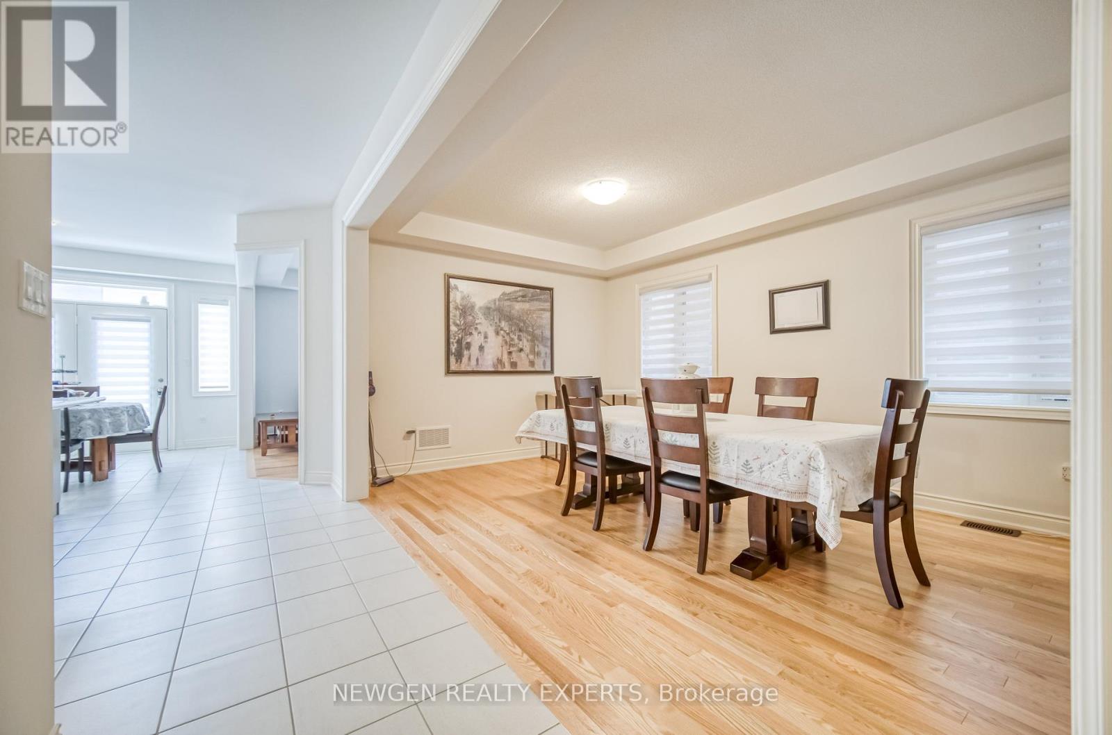 Property at 194 FALLHARVEST WAY image 4