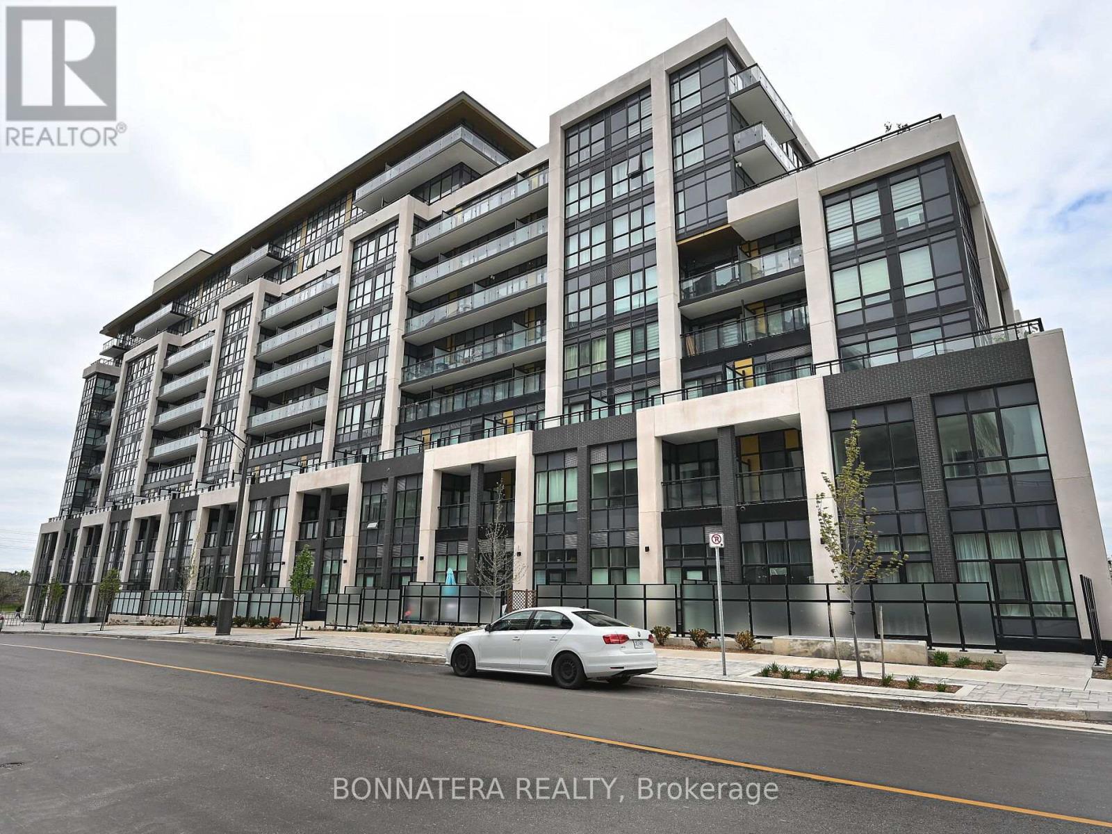 319 - 405 Dundas Street W, Oakville, Ontario  L6M 5P9 - Photo 2 - W12152413