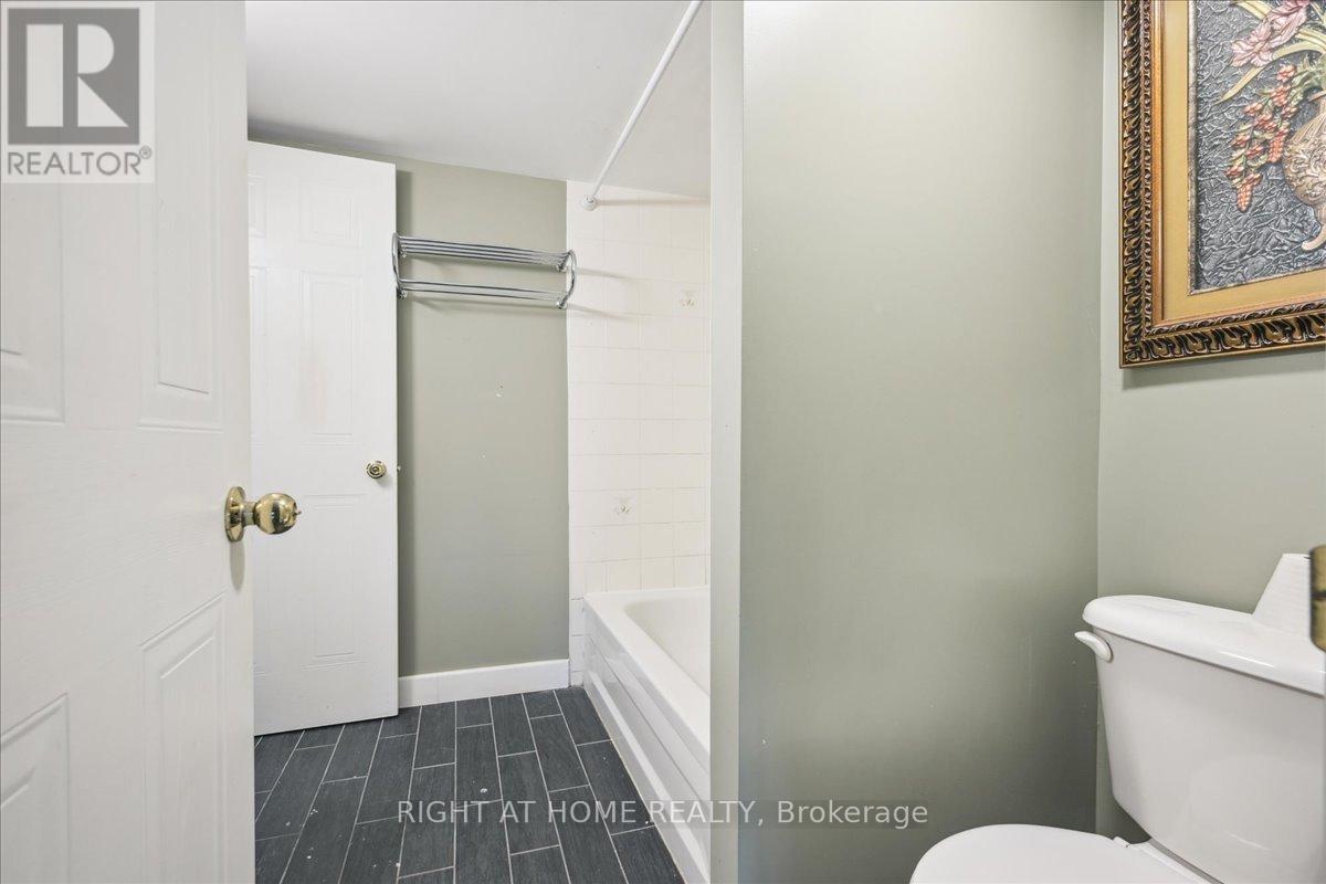 229 - 65 Bristol Road E, Mississauga, Ontario  L4Z 3P1 - Photo 23 - W12152436
