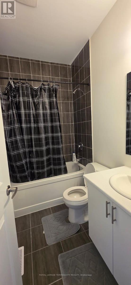 37 Hillcroft Way, Kawartha Lakes, Ontario  K0M 1A0 - Photo 2 - X12152429