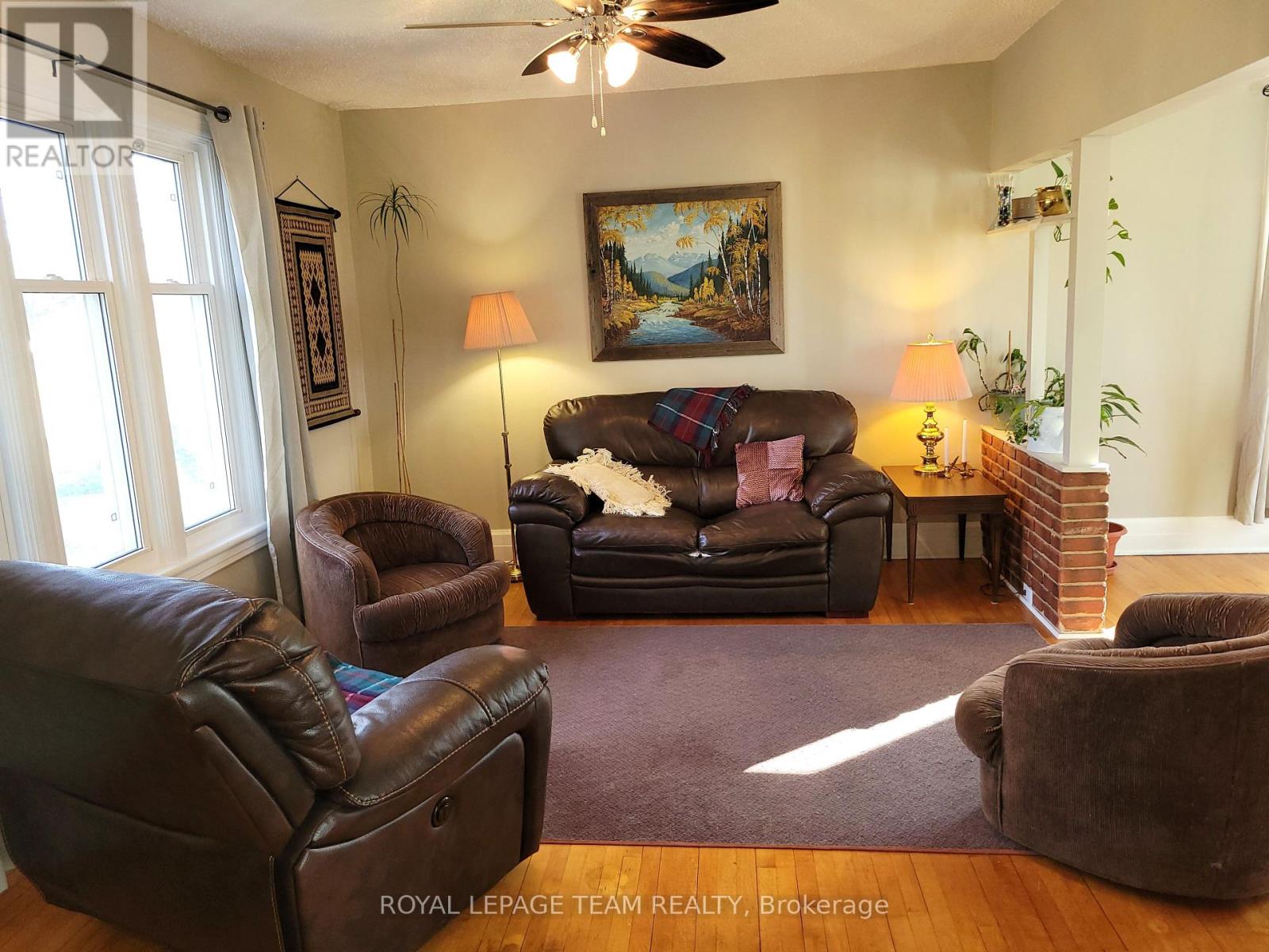 48-50 Beach Street E, South Dundas, Ontario  K0E 1K0 - Photo 6 - X12152487
