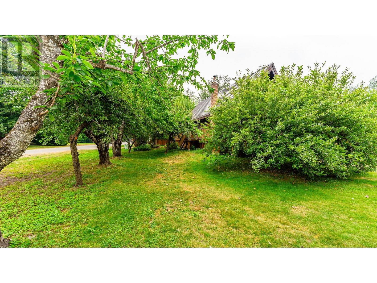 1416 Silver Sands Road, Sicamous, British Columbia  V0E 2V4 - Photo 10 - 10348142