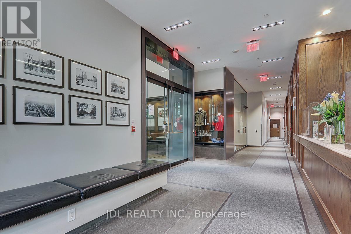 3201 - 426 University Avenue, Toronto (Kensington-Chinatown), Ontario  M5G 1S9 - Photo 2 - C12152457