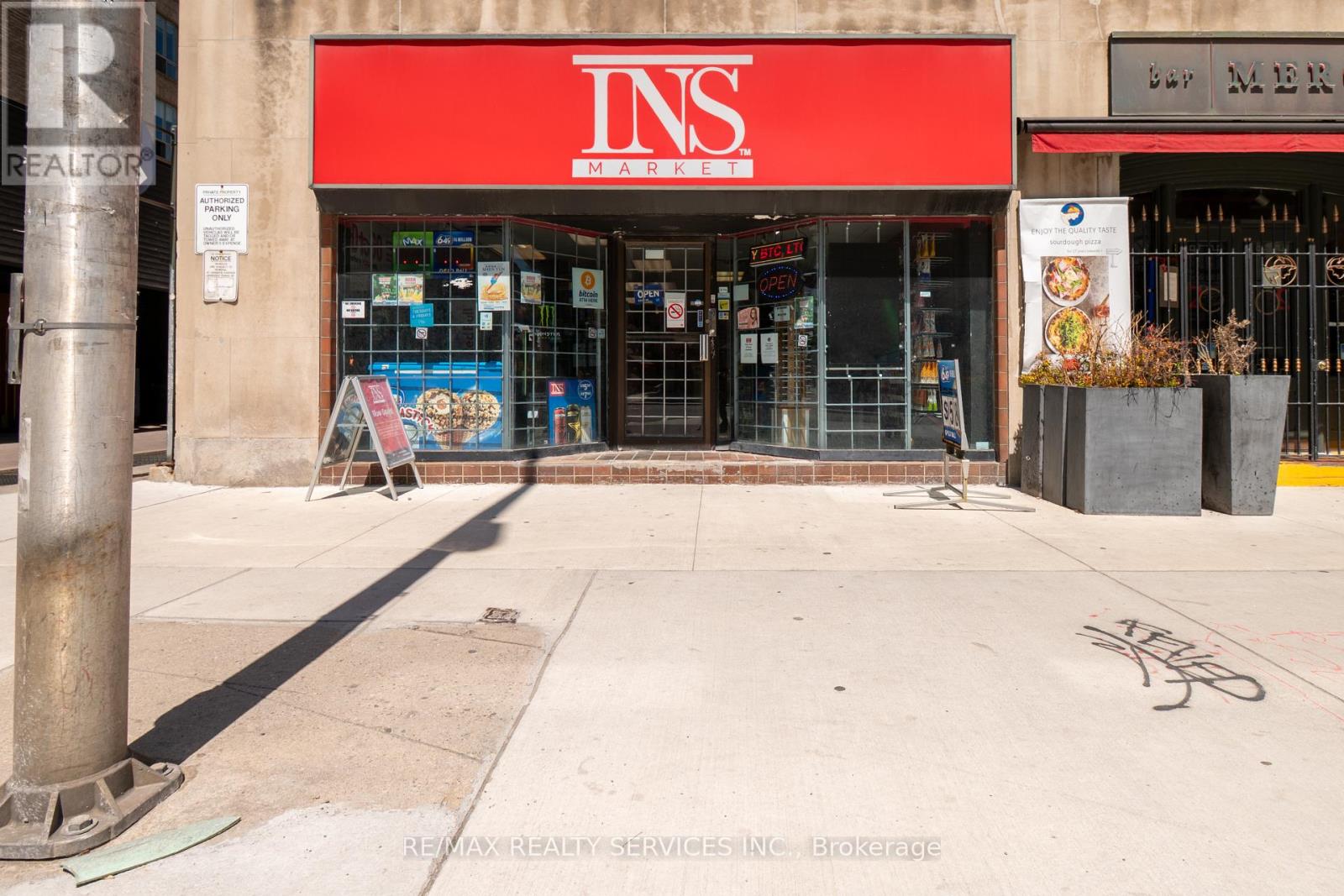 262 BLOOR STREET, Toronto, Ontario