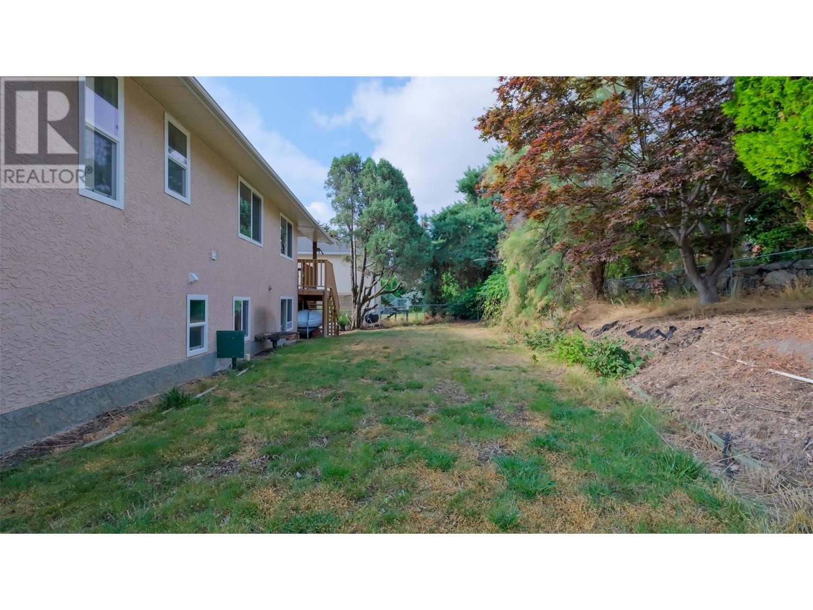 1556 Blackwood Drive, Kelowna, British Columbia  V1Z 3B7 - Photo 38 - 10348208