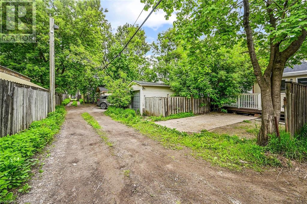 35 Edgemont Street N, Hamilton, Ontario  L8H 4C7 - Photo 39 - 40728688