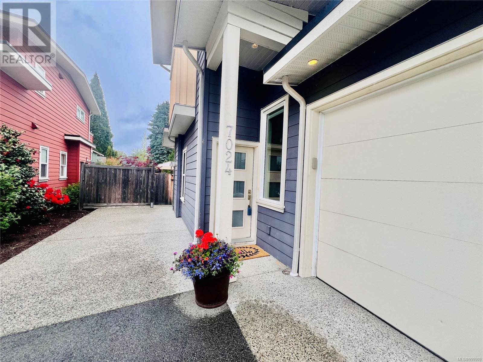 Property at 7024 Wallace Dr image 2