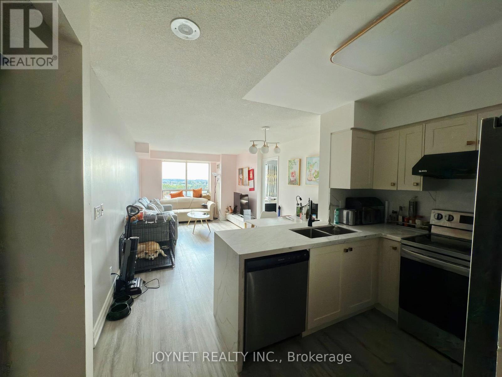 1102 - 11 Oneida Crescent, Richmond Hill (Langstaff), Ontario  L4B 0A1 - Photo 2 - N12152444