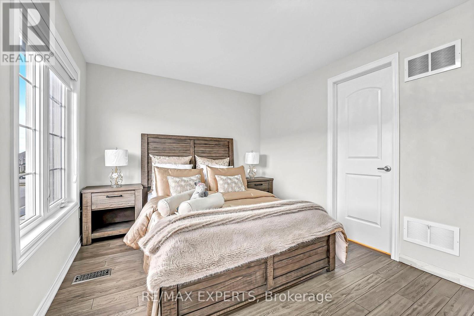 95 Selby Crescent, Bradford West Gwillimbury, Ontario  L3Z 0V3 - Photo 30 - N12152499