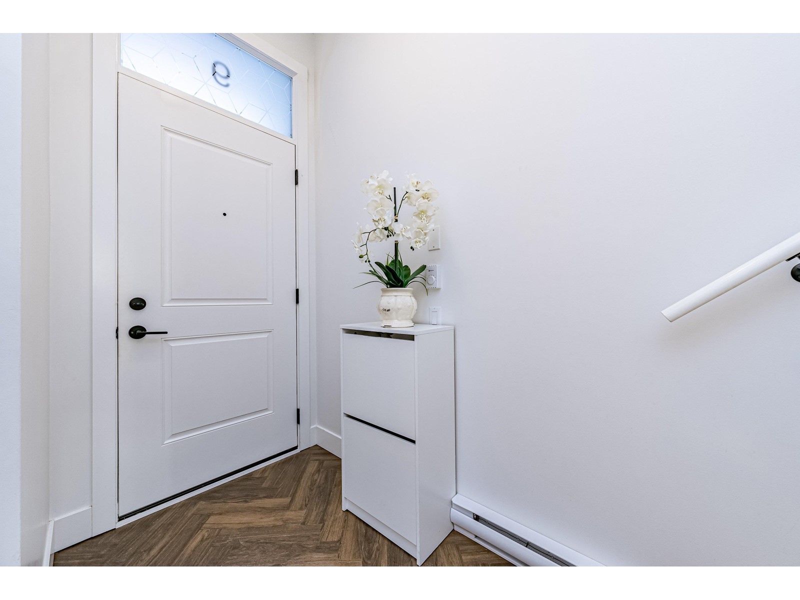 9 14955 101a Avenue, Surrey, British Columbia  V3R 0G1 - Photo 2 - R3003221