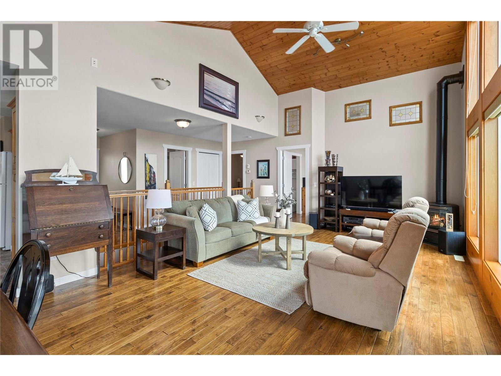 5106 Squilax-Anglemont Road, Celista, British Columbia  V0E 1M6 - Photo 14 - 10342656