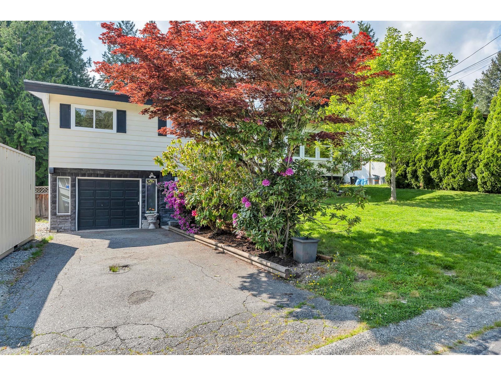 Property at 8067 WAXBERRY CRESCENT image 3