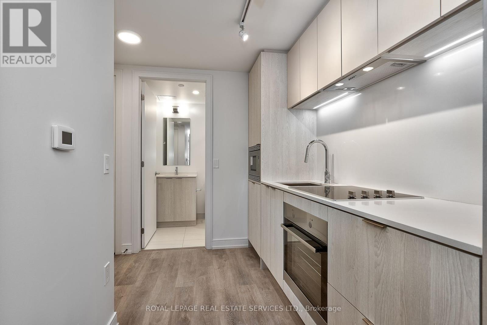 326 - 1 Jarvis Street, Hamilton, Ontario  L8R 0A8 - Photo 5 - X12152447