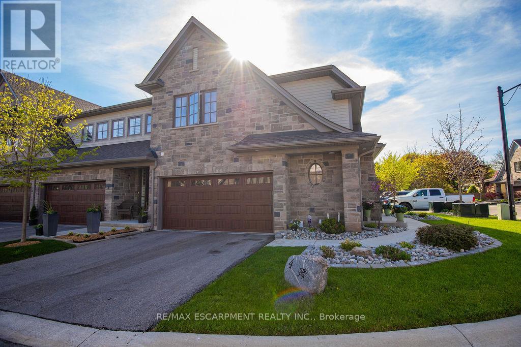 4 - 107 Main Street E, Grimsby, Ontario  L3M 1N6 - Photo 2 - X12152448