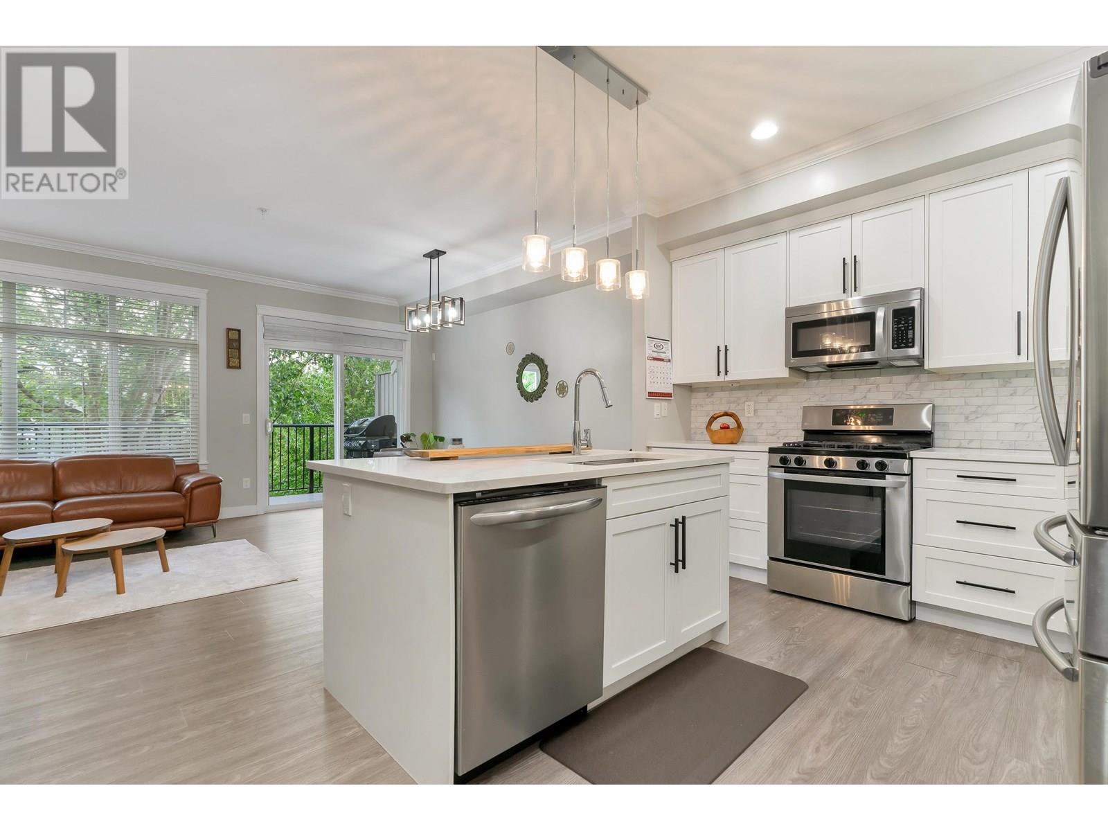 52 11282 Cottonwood Drive, Maple Ridge, British Columbia  V2X 8W8 - Photo 4 - R3003444