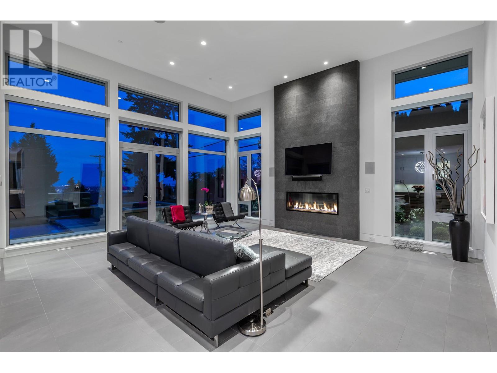 Property at 1065 GROVELAND ROAD image 4