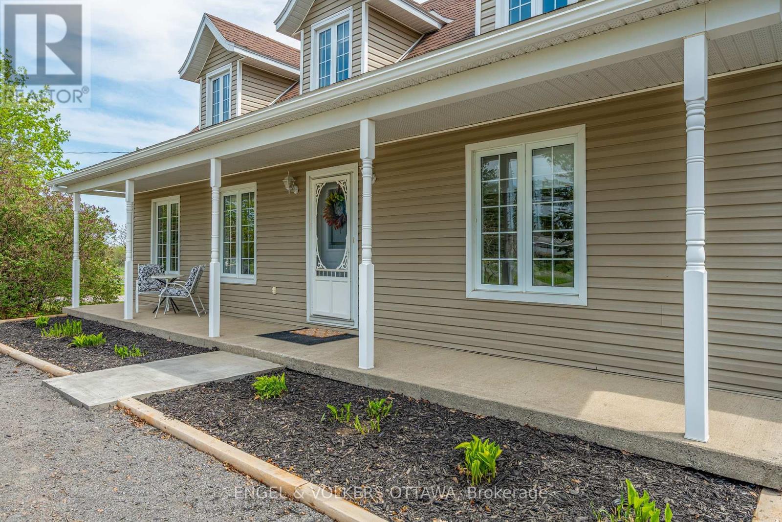 2867 Stagecoach Road, Ottawa, Ontario  K0A 2W0 - Photo 2 - X12152511