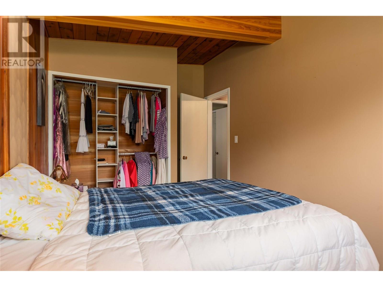 435 104th Street, Castlegar, British Columbia  V1N 3G6 - Photo 28 - 10348082