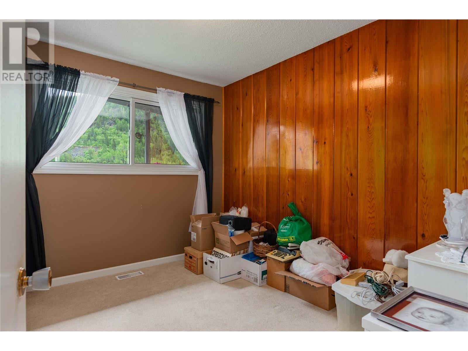 435 104th Street, Castlegar, British Columbia  V1N 3G6 - Photo 25 - 10348082