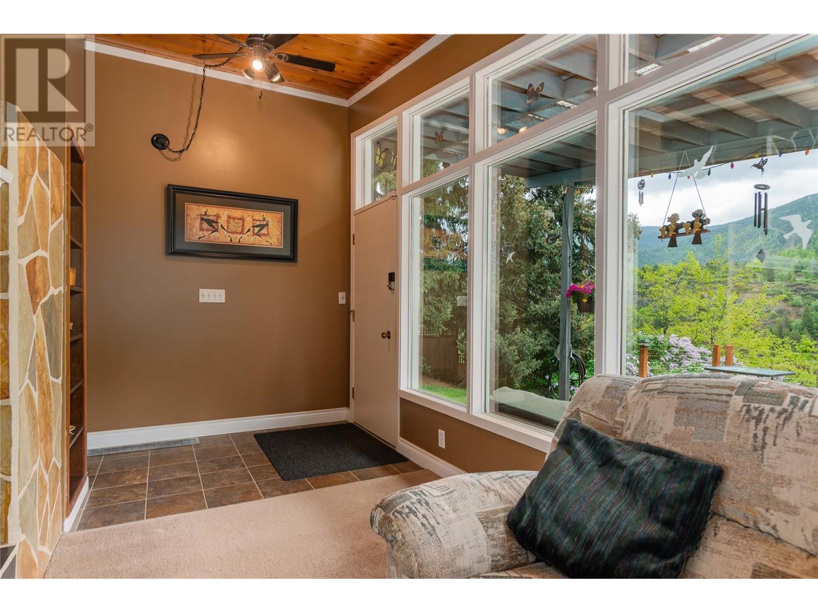 435 104th Street, Castlegar, British Columbia  V1N 3G6 - Photo 20 - 10348082