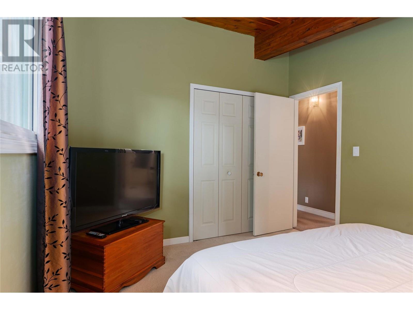 435 104th Street, Castlegar, British Columbia  V1N 3G6 - Photo 24 - 10348082