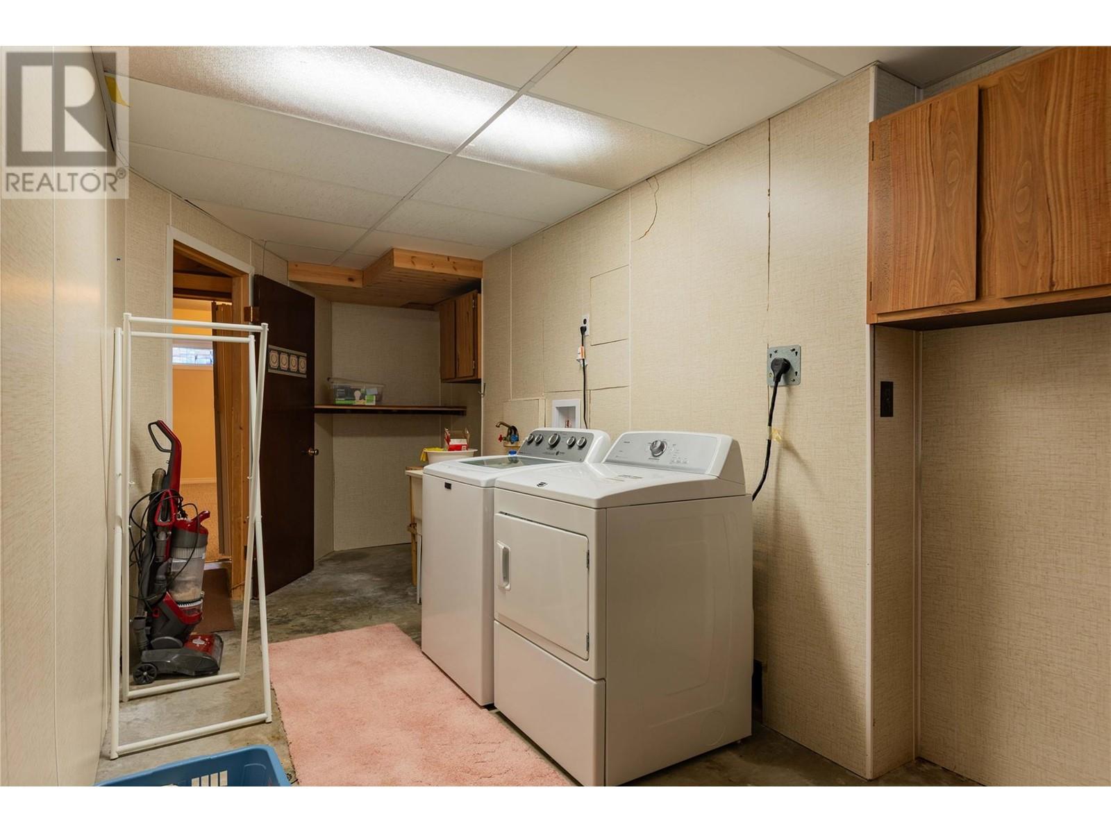435 104th Street, Castlegar, British Columbia  V1N 3G6 - Photo 35 - 10348082