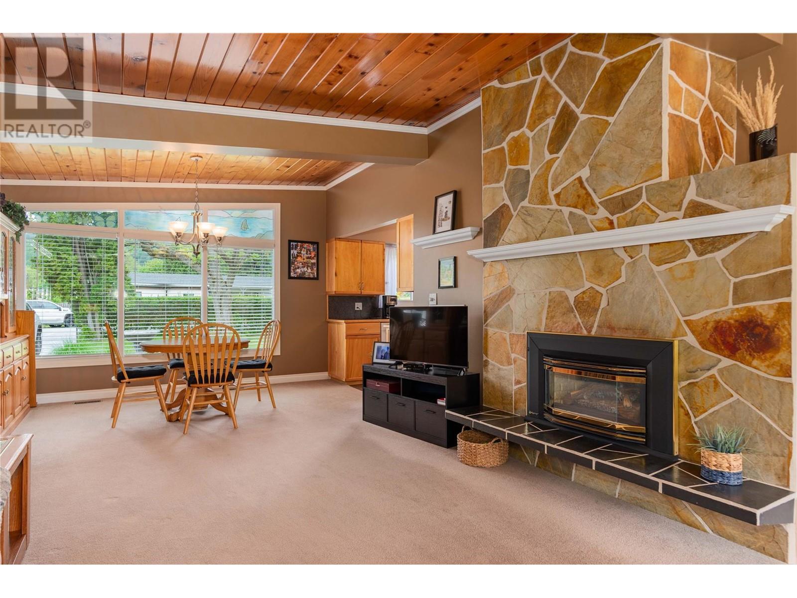 435 104th Street, Castlegar, British Columbia  V1N 3G6 - Photo 19 - 10348082