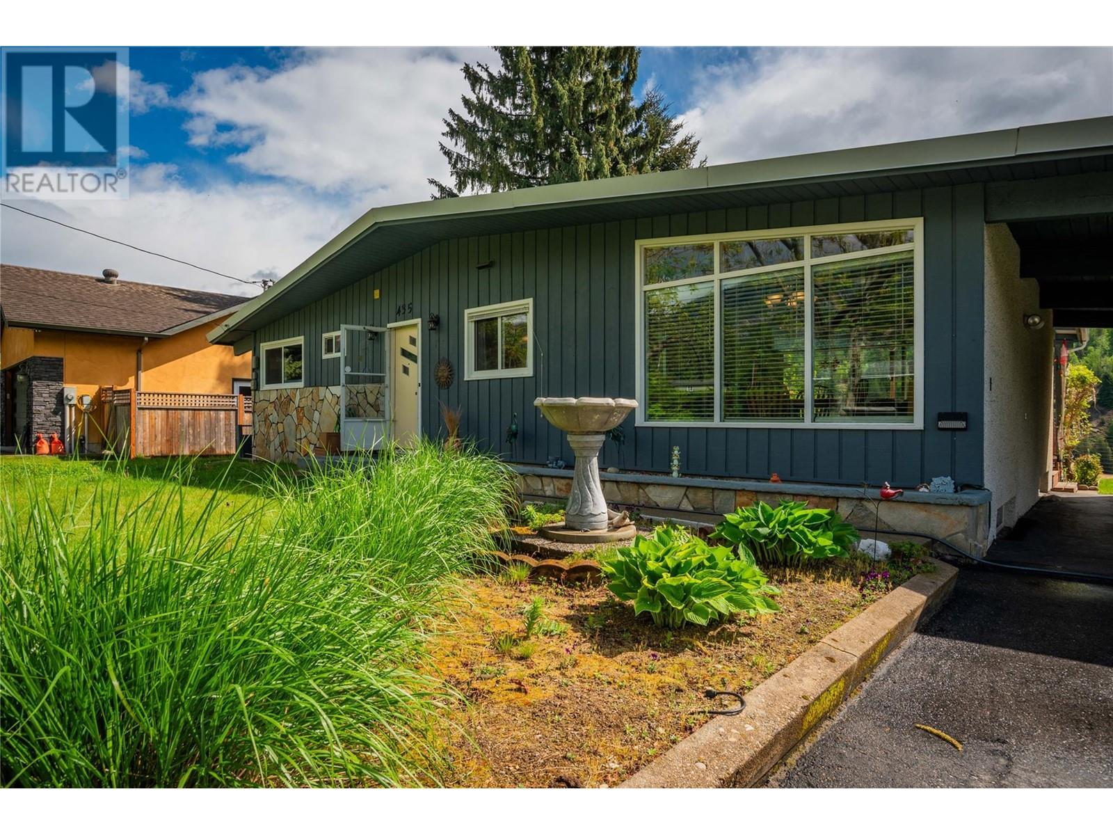 435 104th Street, Castlegar, British Columbia  V1N 3G6 - Photo 47 - 10348082