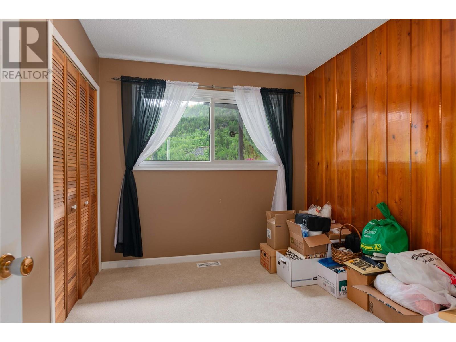 435 104th Street, Castlegar, British Columbia  V1N 3G6 - Photo 26 - 10348082