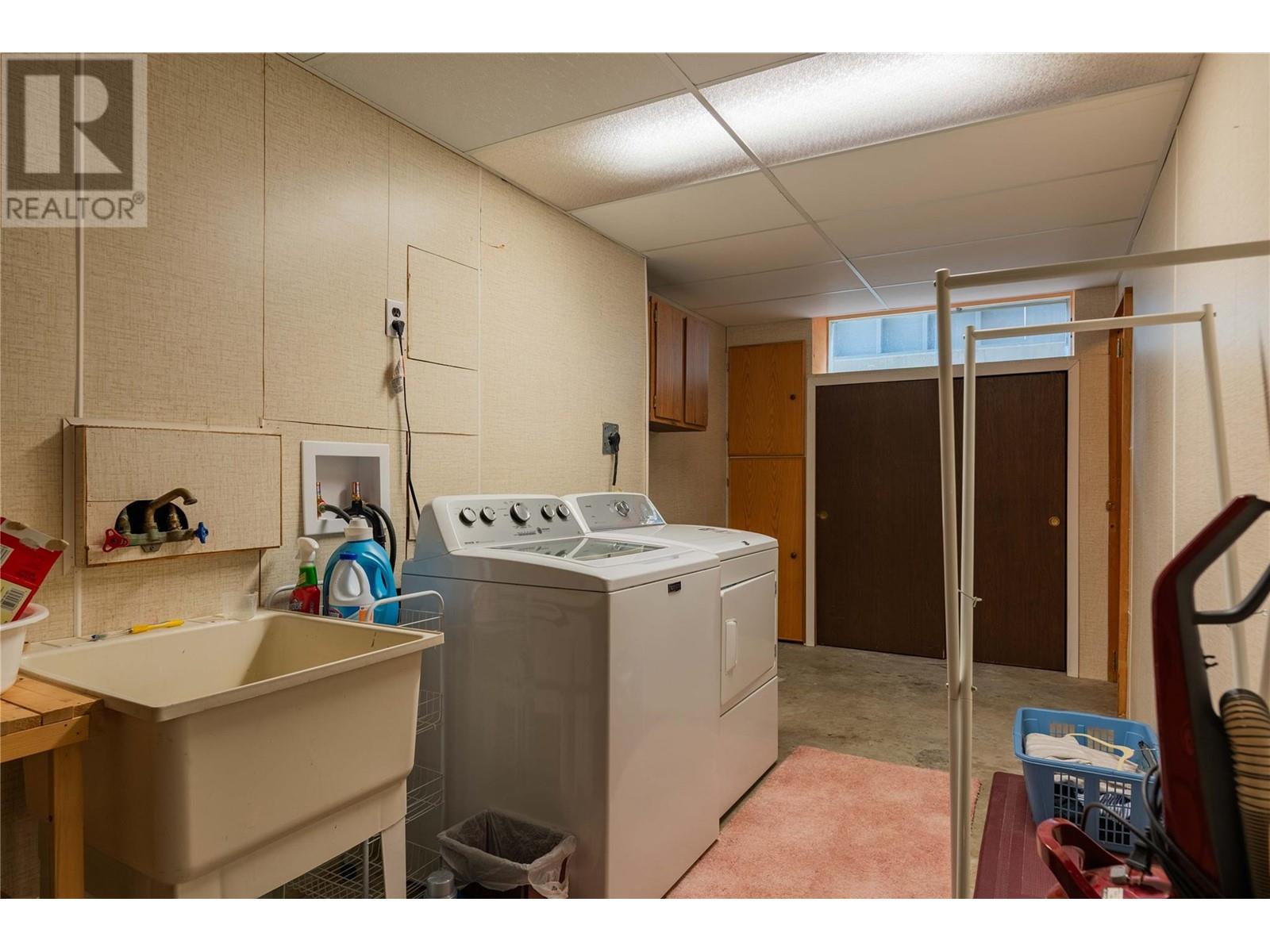 435 104th Street, Castlegar, British Columbia  V1N 3G6 - Photo 34 - 10348082