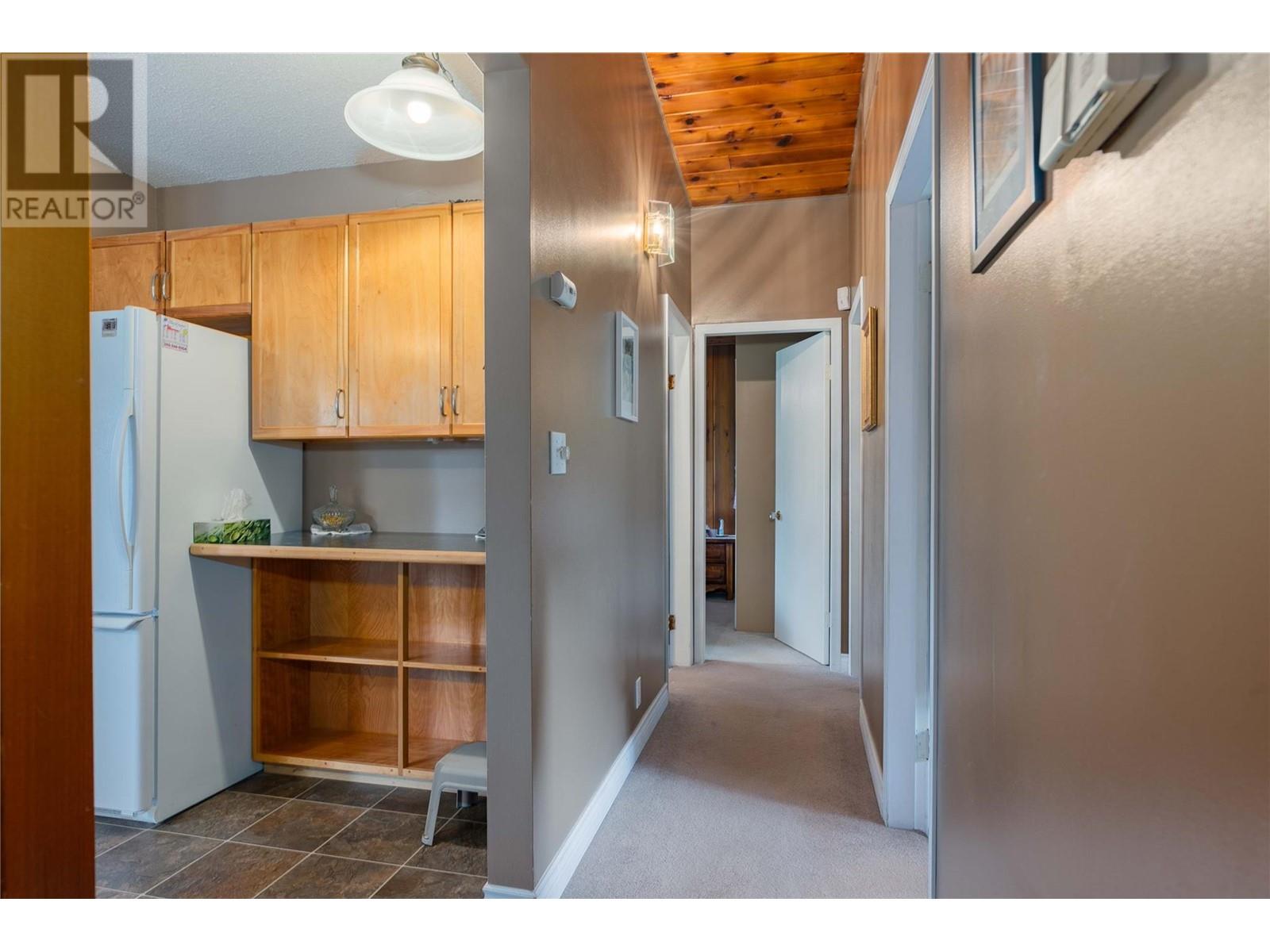 435 104th Street, Castlegar, British Columbia  V1N 3G6 - Photo 13 - 10348082