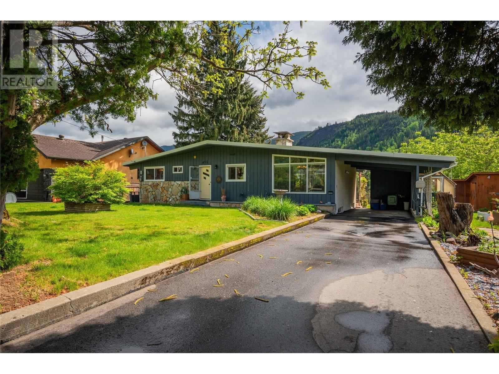 435 104th Street, Castlegar, British Columbia  V1N 3G6 - Photo 46 - 10348082