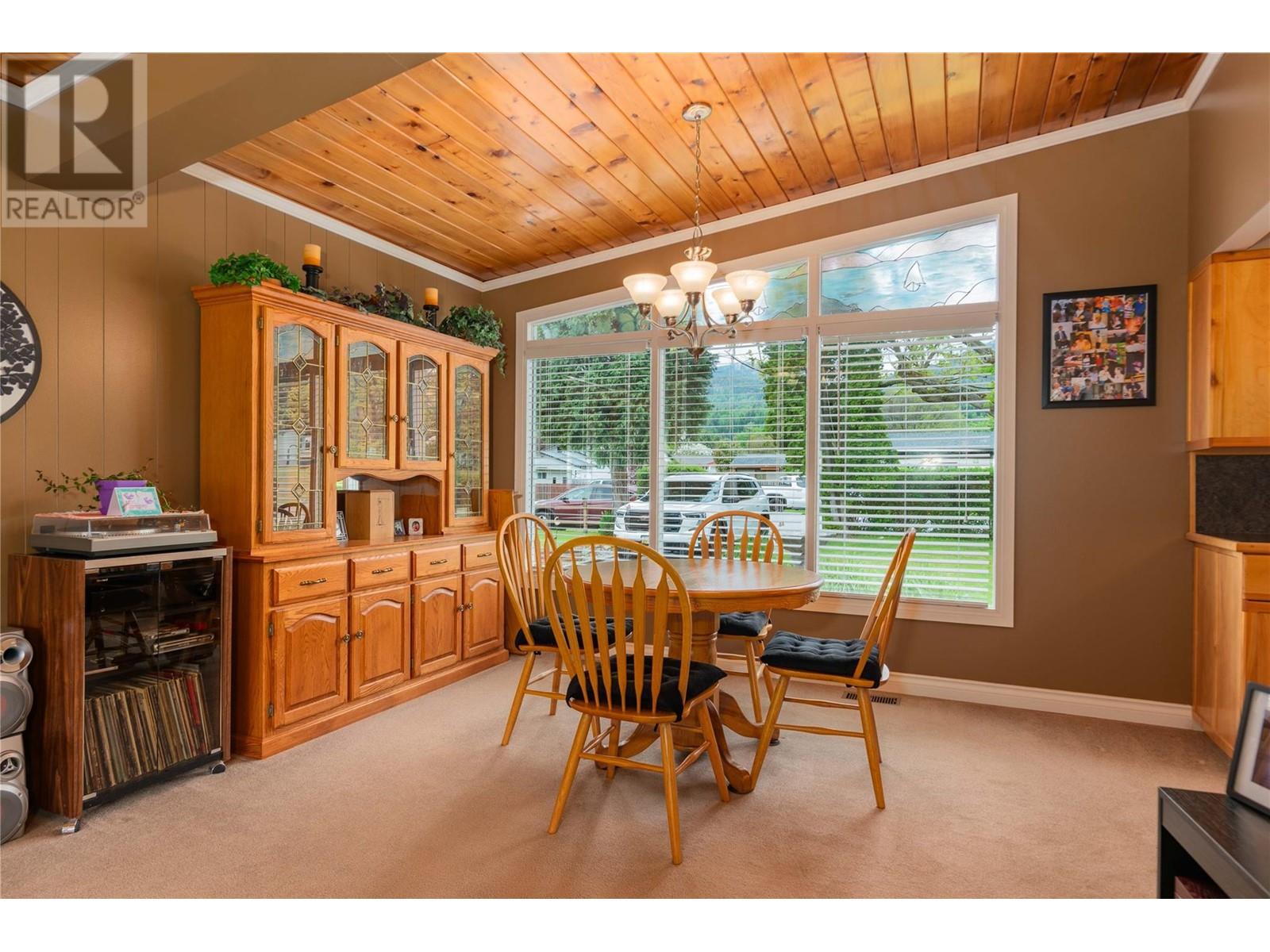 435 104th Street, Castlegar, British Columbia  V1N 3G6 - Photo 15 - 10348082