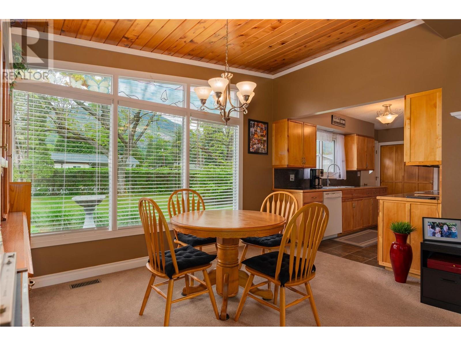 435 104th Street, Castlegar, British Columbia  V1N 3G6 - Photo 16 - 10348082