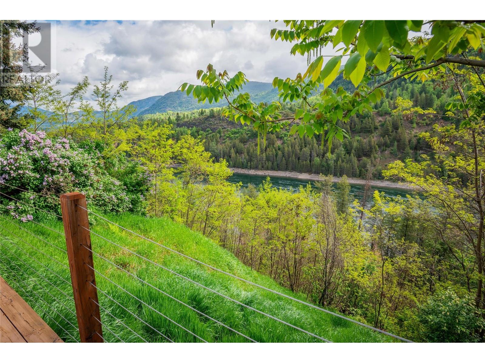435 104th Street, Castlegar, British Columbia  V1N 3G6 - Photo 59 - 10348082