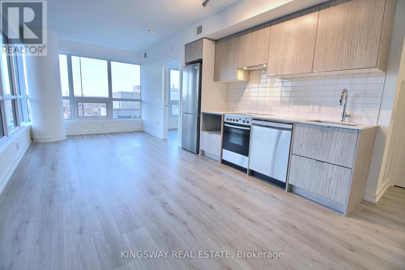 1605 - 395 Bloor Street E, Toronto, Ontario  M4W 0B4 - Photo 3 - C12152521